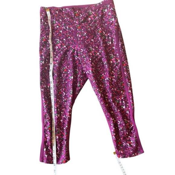 Lululemon Real Quick Crop Paradise Camo Royal Plum Size 4 - Picture 7 of 11